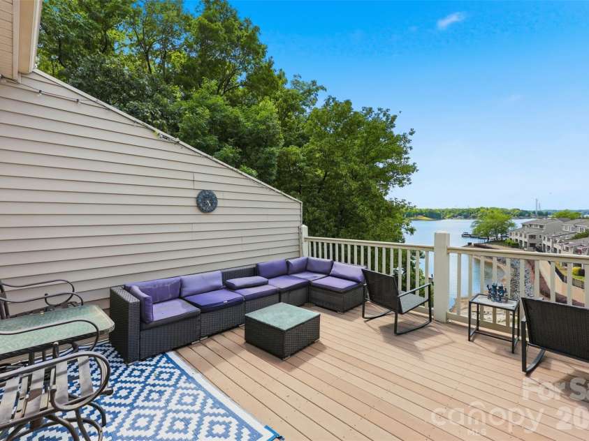 14614 Waterside Drive, Charlotte, NC 28278.  MLS# CAR4368572, YatesRealty ID 25880. 