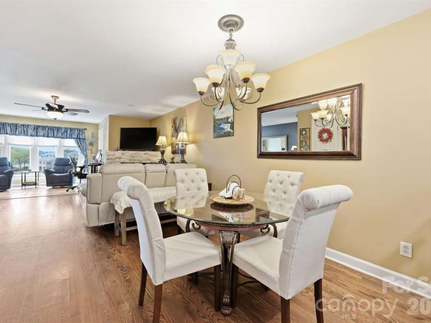 14614 Waterside Drive, Charlotte, NC 28278.  MLS# CAR4368572, YatesRealty ID 25880. 