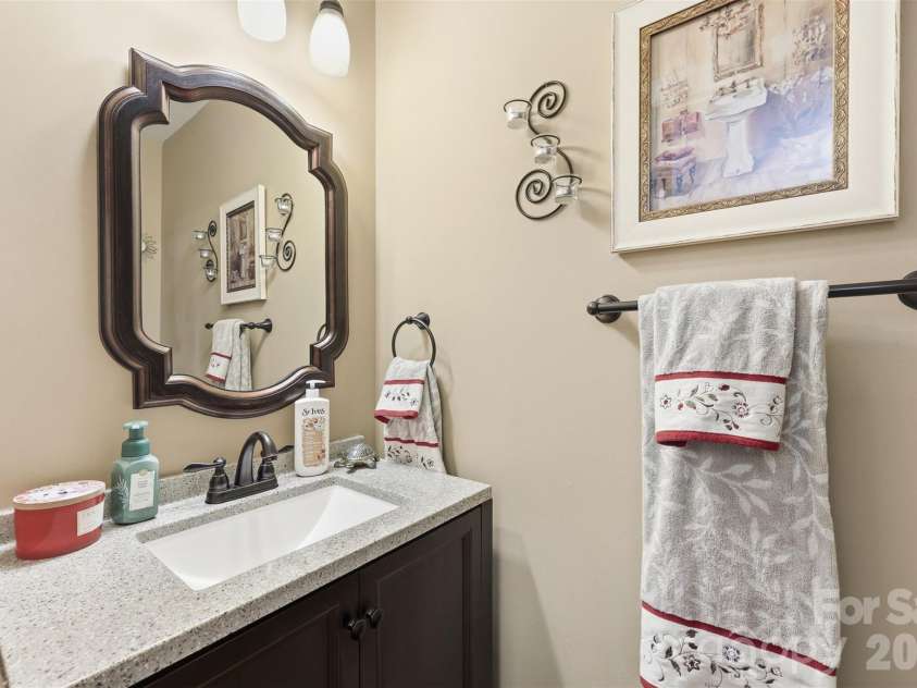14614 Waterside Drive, Charlotte, NC 28278.  MLS# CAR4368572, YatesRealty ID 25880. 