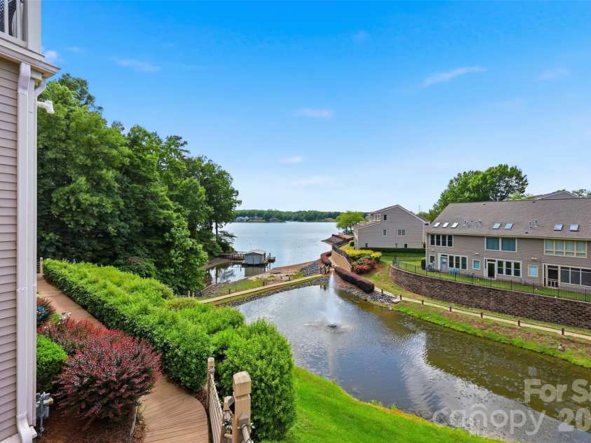 14614 Waterside Drive, Charlotte, NC 28278.  MLS# CAR4368572, YatesRealty ID 25880. 
