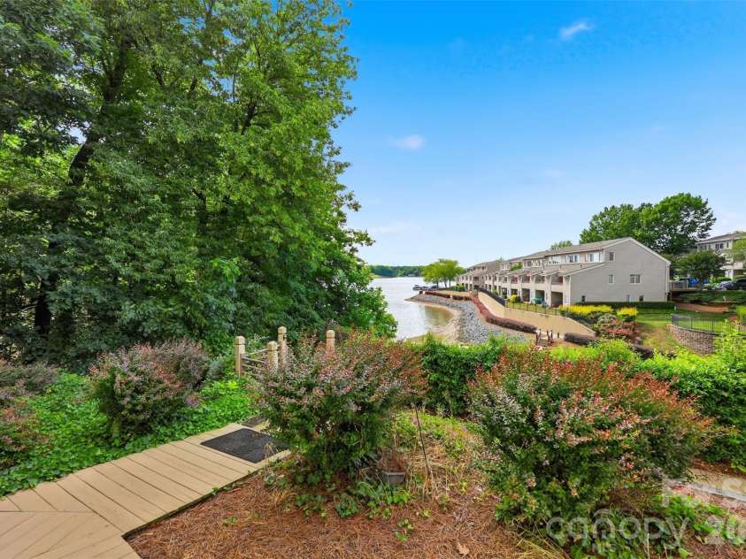 14614 Waterside Drive, Charlotte, NC 28278.  MLS# CAR4368572, YatesRealty ID 25880. 