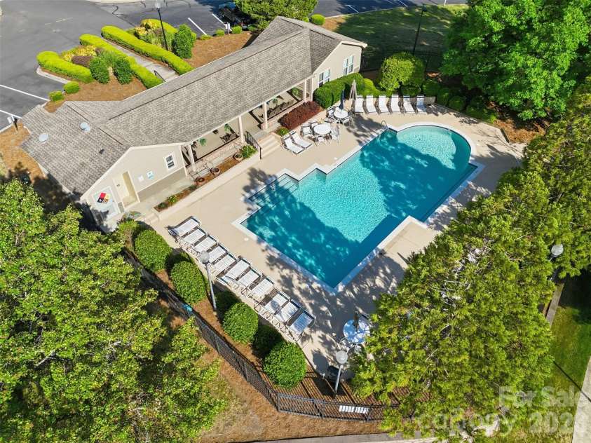 14614 Waterside Drive, Charlotte, NC 28278.  MLS# CAR4368572, YatesRealty ID 25880. 