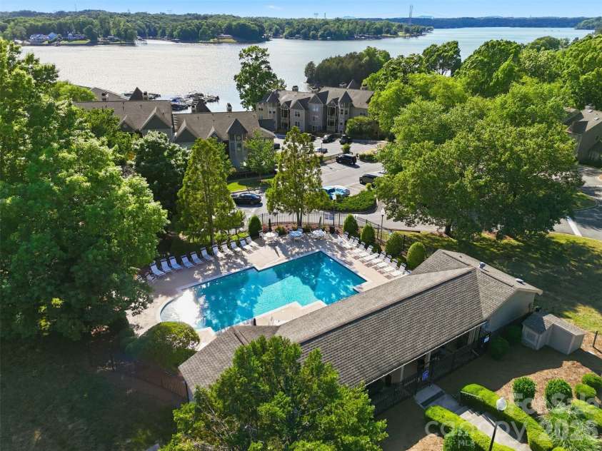 14614 Waterside Drive, Charlotte, NC 28278.  MLS# CAR4368572, YatesRealty ID 25880. 