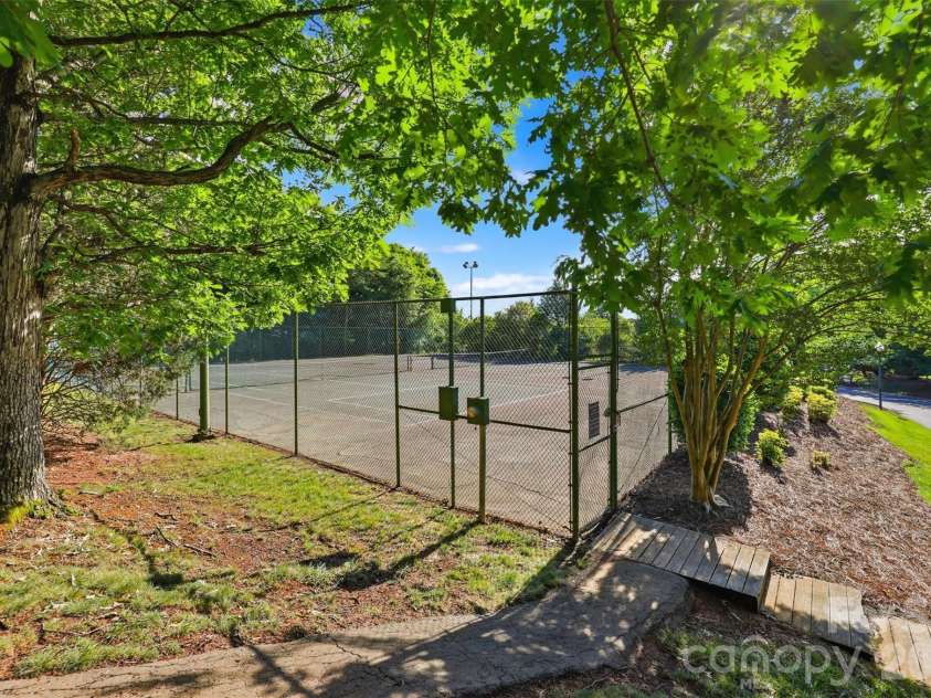14614 Waterside Drive, Charlotte, NC 28278.  MLS# CAR4368572, YatesRealty ID 25880. 
