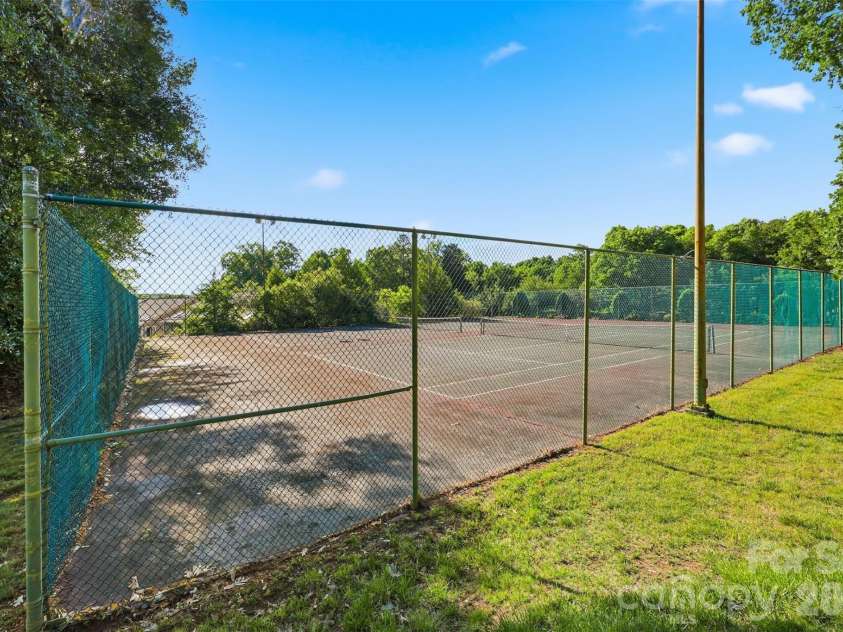 14614 Waterside Drive, Charlotte, NC 28278.  MLS# CAR4368572, YatesRealty ID 25880. 
