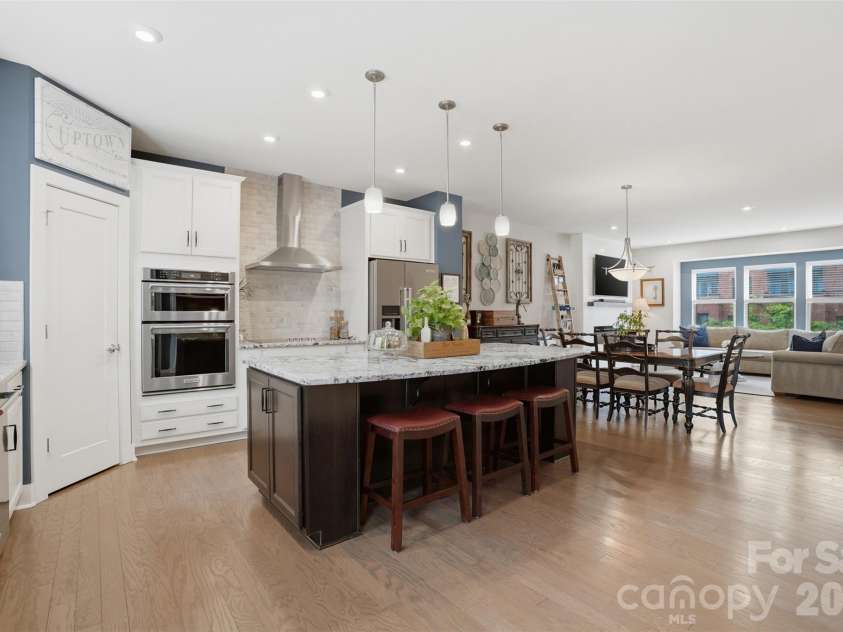18017 Nolita Lane, Charlotte, NC 28204.  MLS# CAR4369250, YatesRealty ID 25882. 