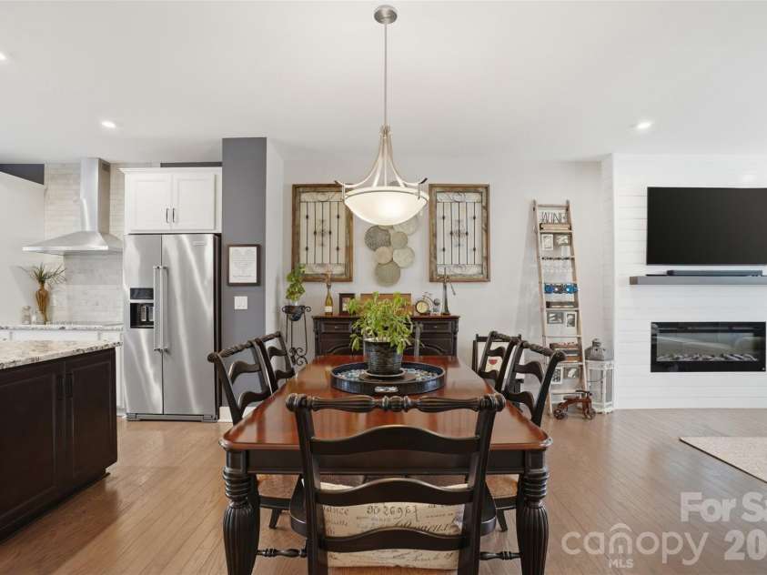 18017 Nolita Lane, Charlotte, NC 28204.  MLS# CAR4369250, YatesRealty ID 25882. 