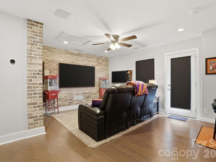 18017 Nolita Lane, Charlotte, NC 28204.  MLS# CAR4369250, YatesRealty ID 25882. 