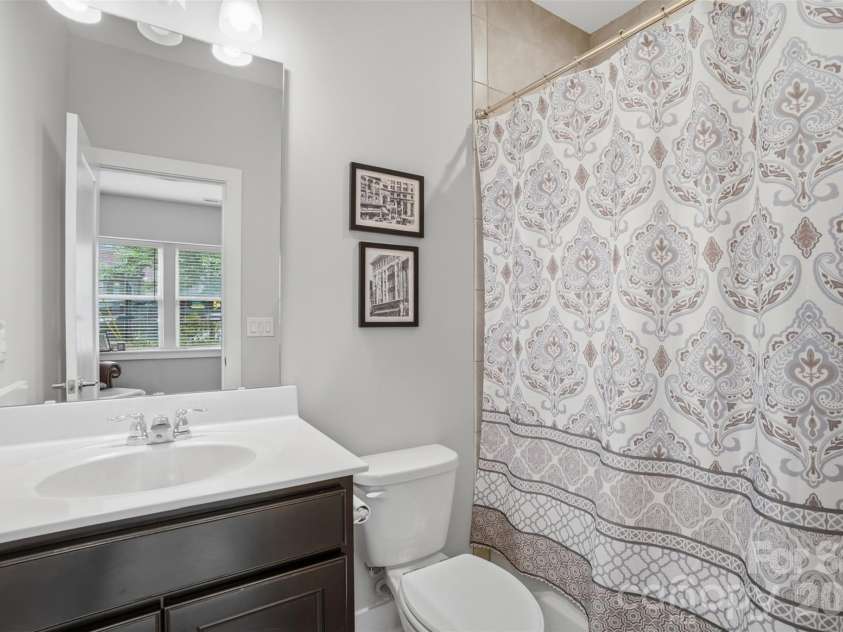 18017 Nolita Lane, Charlotte, NC 28204.  MLS# CAR4369250, YatesRealty ID 25882. 