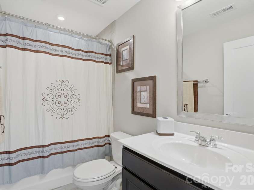 18017 Nolita Lane, Charlotte, NC 28204.  MLS# CAR4369250, YatesRealty ID 25882. 