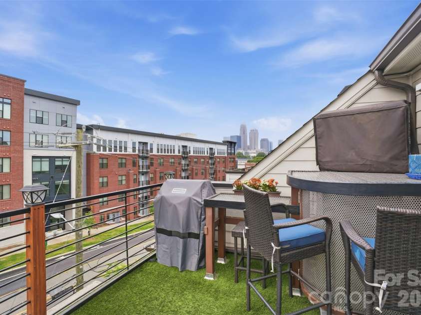 18017 Nolita Lane, Charlotte, NC 28204.  MLS# CAR4369250, YatesRealty ID 25882. 
