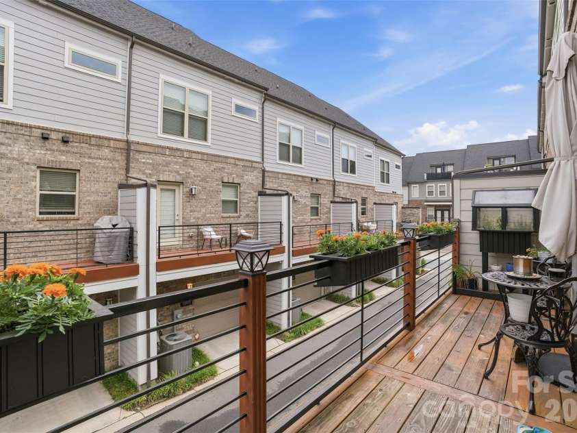 18017 Nolita Lane, Charlotte, NC 28204.  MLS# CAR4369250, YatesRealty ID 25882. 