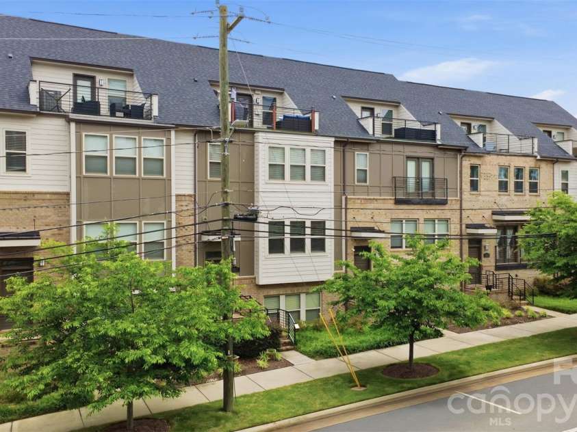 18017 Nolita Lane, Charlotte, NC 28204.  MLS# CAR4369250, YatesRealty ID 25882. 