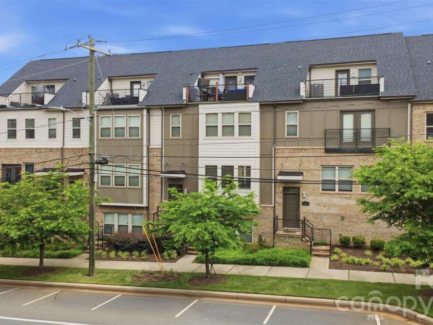 18017 Nolita Lane, Charlotte, NC 28204.  MLS# CAR4369250, YatesRealty ID 25882. 