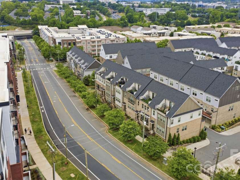 18017 Nolita Lane, Charlotte, NC 28204.  MLS# CAR4369250, YatesRealty ID 25882. 
