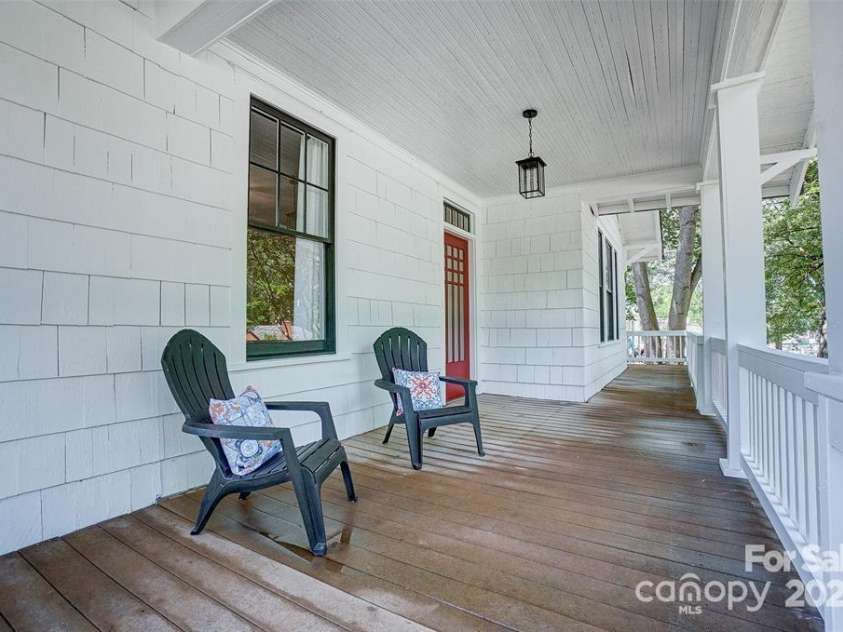 1217 York Street, Gastonia, NC 28052.  MLS# CAR4273651, YatesRealty ID 25883. 
