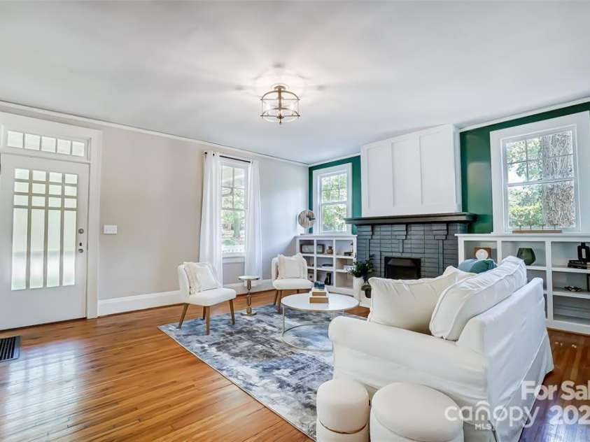 1217 York Street, Gastonia, NC 28052.  MLS# CAR4273651, YatesRealty ID 25883. 