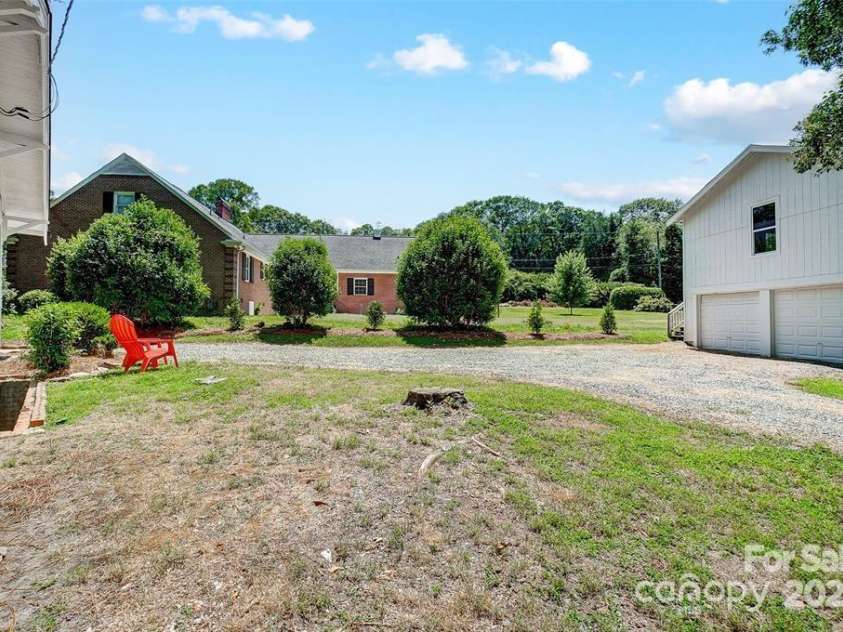 1217 York Street, Gastonia, NC 28052.  MLS# CAR4273651, YatesRealty ID 25883. 