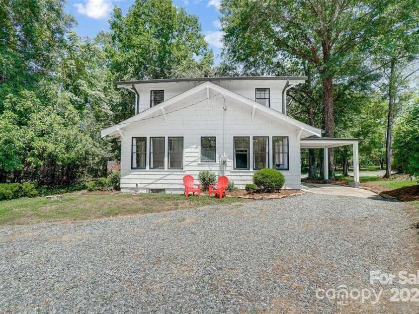 1217 York Street, Gastonia, NC 28052.  MLS# CAR4273651, YatesRealty ID 25883. 