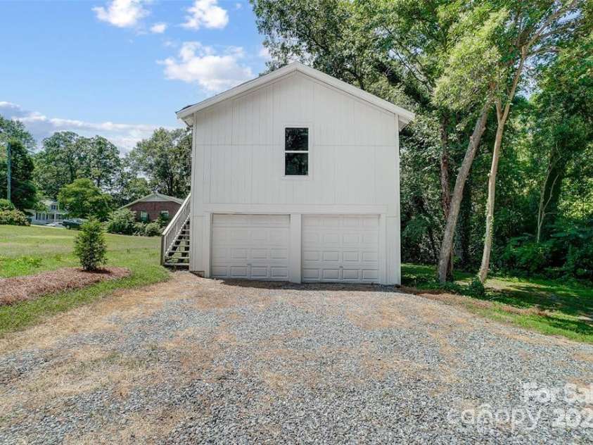 1217 York Street, Gastonia, NC 28052.  MLS# CAR4273651, YatesRealty ID 25883. 