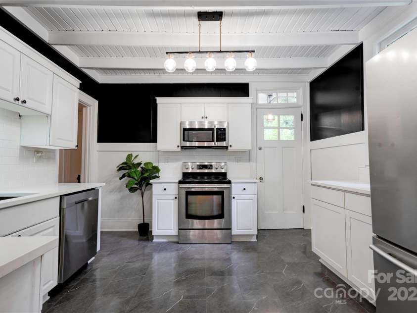 1217 York Street, Gastonia, NC 28052.  MLS# CAR4273651, YatesRealty ID 25883. 