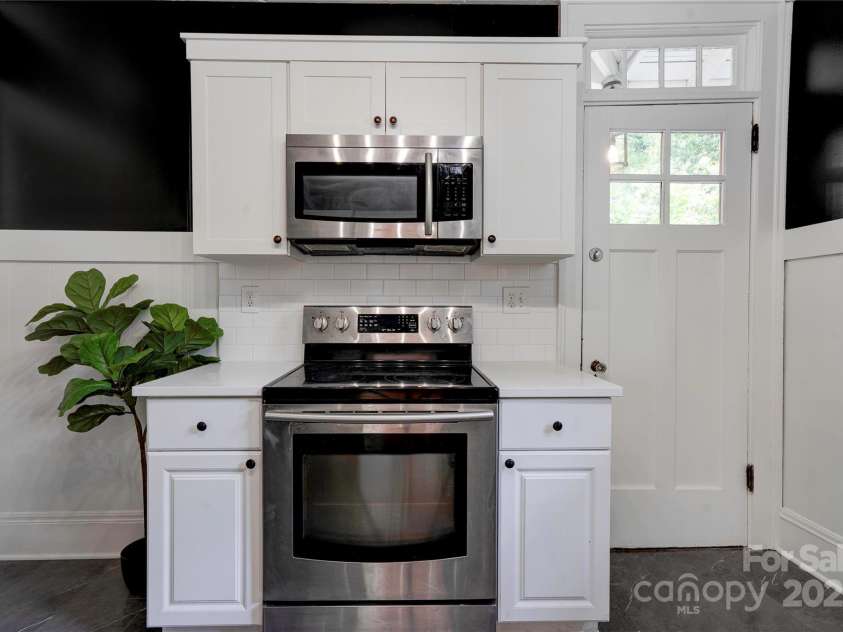 1217 York Street, Gastonia, NC 28052.  MLS# CAR4273651, YatesRealty ID 25883. 