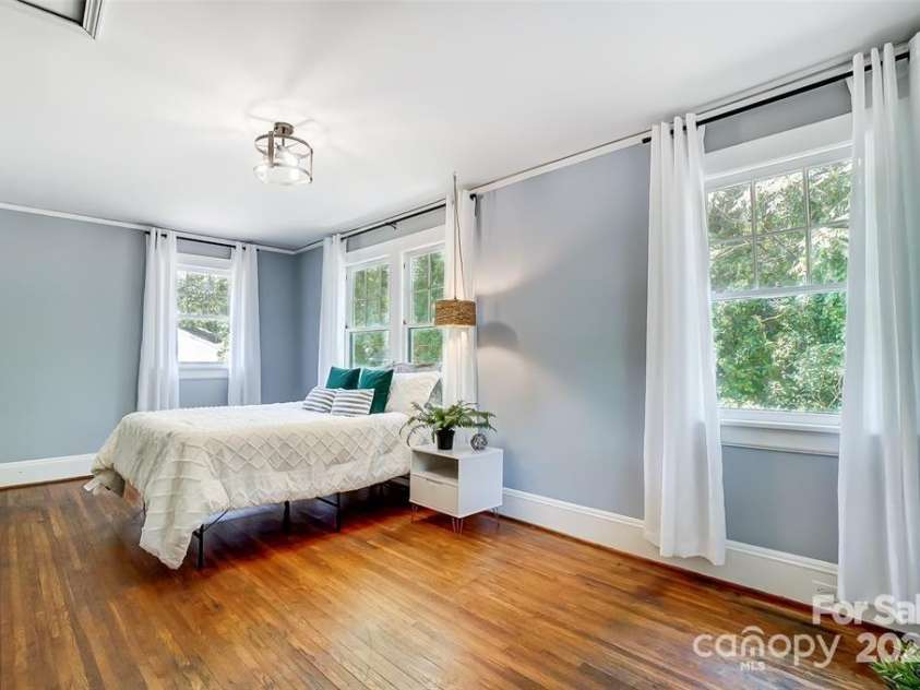 1217 York Street, Gastonia, NC 28052.  MLS# CAR4273651, YatesRealty ID 25883. Laundry room - main level