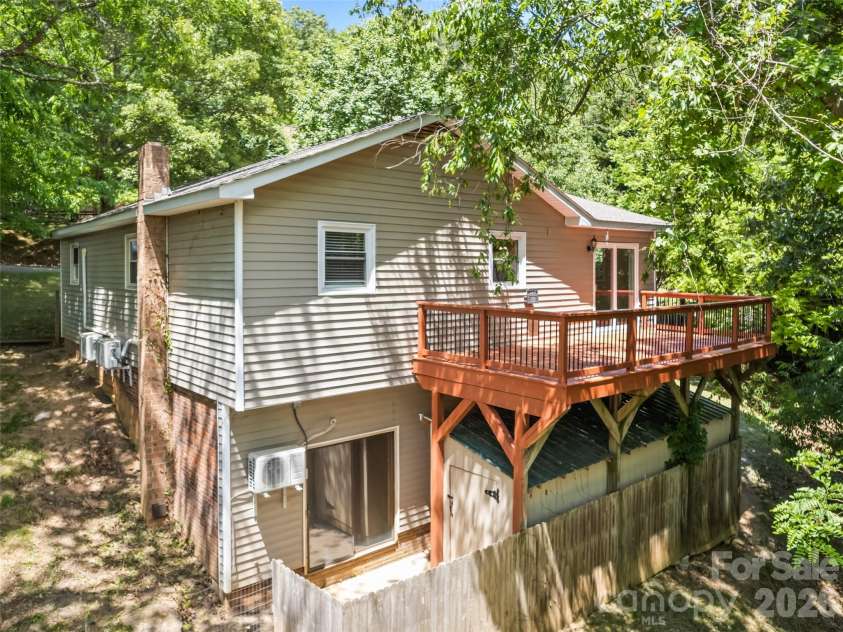 157 Highland Terrace, Clyde, NC 28721.  MLS# CAR4384320, YatesRealty ID 25883. 