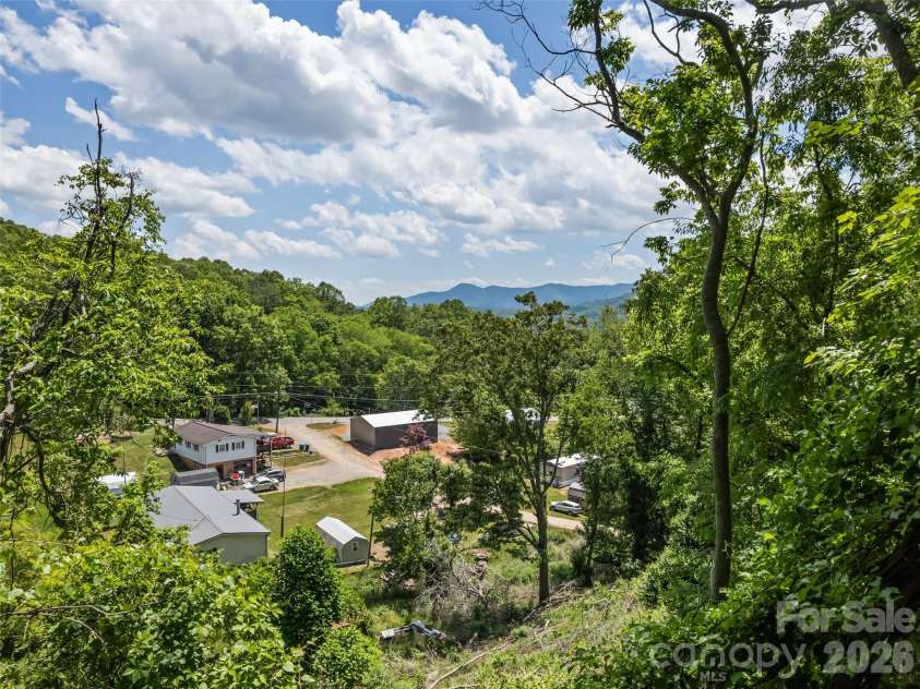 157 Highland Terrace, Clyde, NC 28721.  MLS# CAR4384320, YatesRealty ID 25883. 