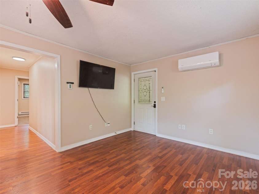 157 Highland Terrace, Clyde, NC 28721.  MLS# CAR4384320, YatesRealty ID 25883. 