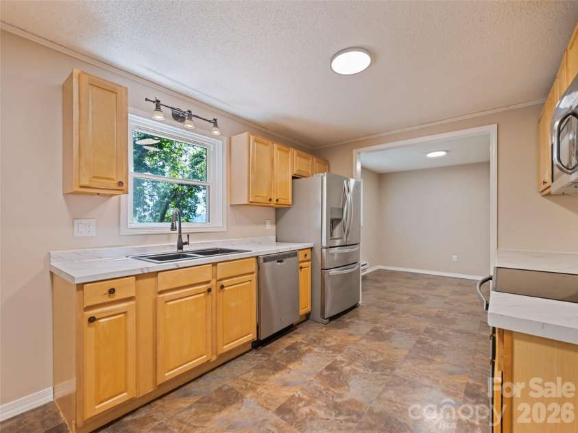 157 Highland Terrace, Clyde, NC 28721.  MLS# CAR4384320, YatesRealty ID 25883. 