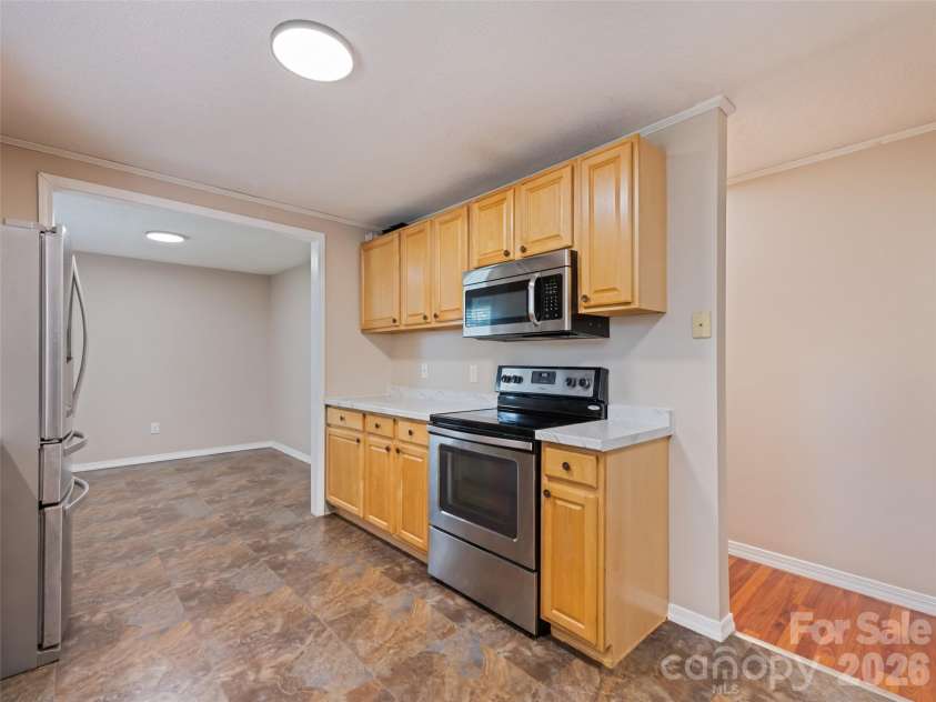 157 Highland Terrace, Clyde, NC 28721.  MLS# CAR4384320, YatesRealty ID 25883. 
