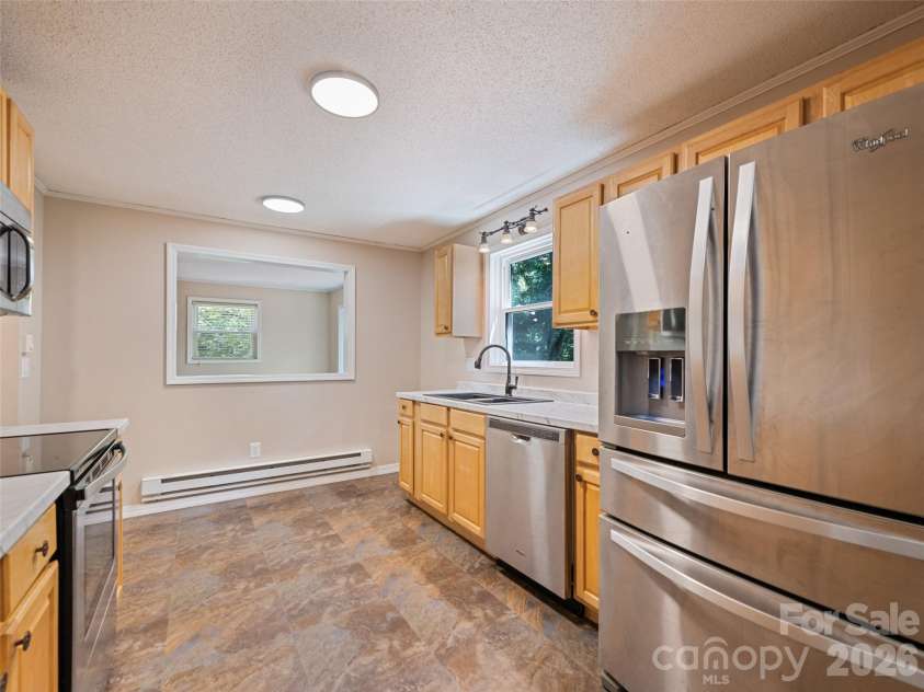 157 Highland Terrace, Clyde, NC 28721.  MLS# CAR4384320, YatesRealty ID 25883. 