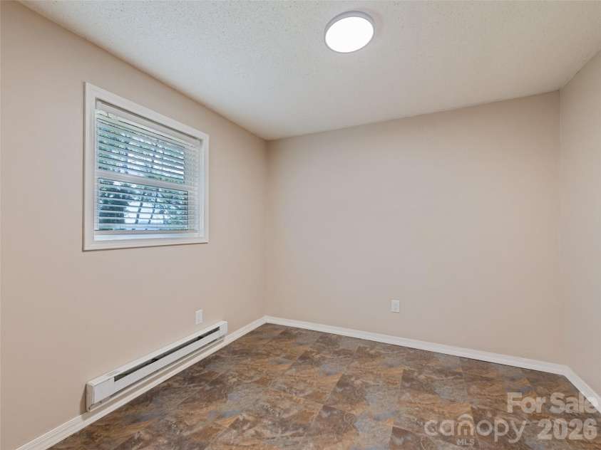 157 Highland Terrace, Clyde, NC 28721.  MLS# CAR4384320, YatesRealty ID 25883. 