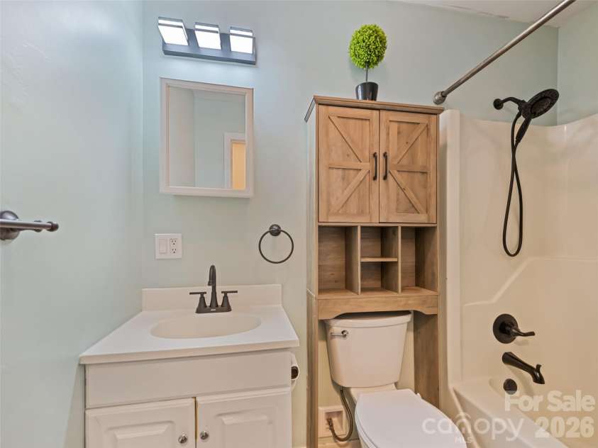 157 Highland Terrace, Clyde, NC 28721.  MLS# CAR4384320, YatesRealty ID 25883. 