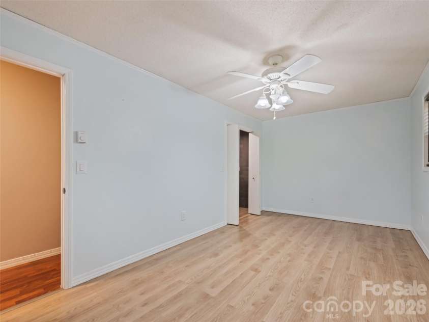 157 Highland Terrace, Clyde, NC 28721.  MLS# CAR4384320, YatesRealty ID 25883. 