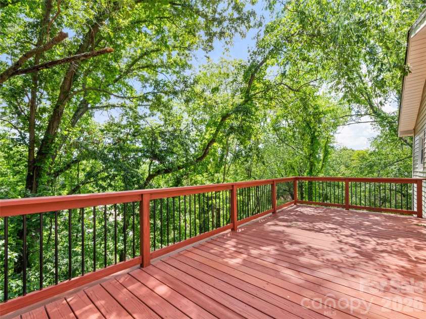 157 Highland Terrace, Clyde, NC 28721.  MLS# CAR4384320, YatesRealty ID 25883. 
