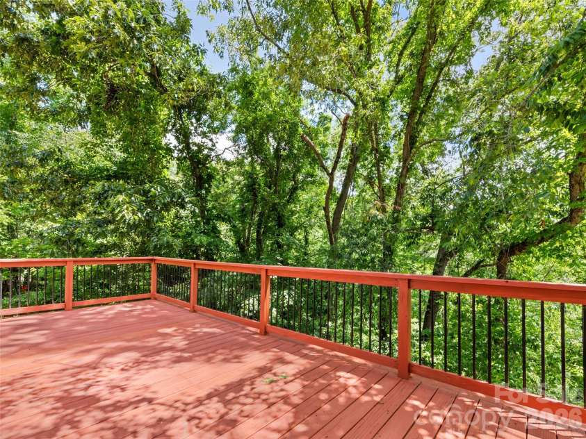 157 Highland Terrace, Clyde, NC 28721.  MLS# CAR4384320, YatesRealty ID 25883. 