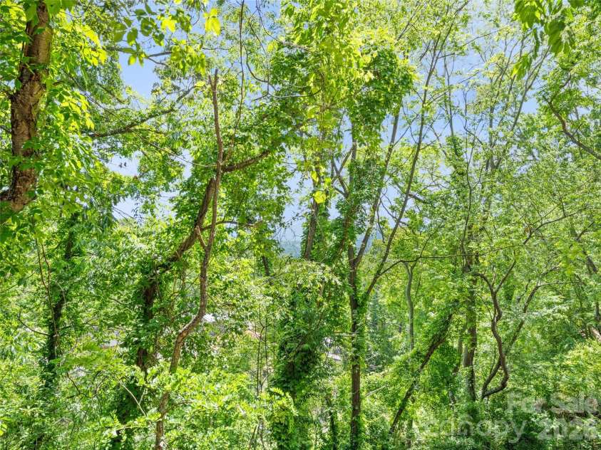 157 Highland Terrace, Clyde, NC 28721.  MLS# CAR4384320, YatesRealty ID 25883. 