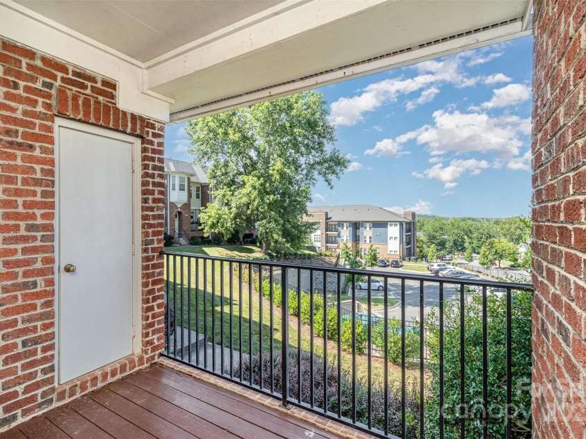 14247 Richmond Park Avenue, Charlotte, NC 28277.  MLS# CAR4280603, YatesRealty ID 25884. Balcony