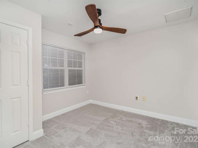 14247 Richmond Park Avenue, Charlotte, NC 28277.  MLS# CAR4280603, YatesRealty ID 25884. Basement Bedroom
