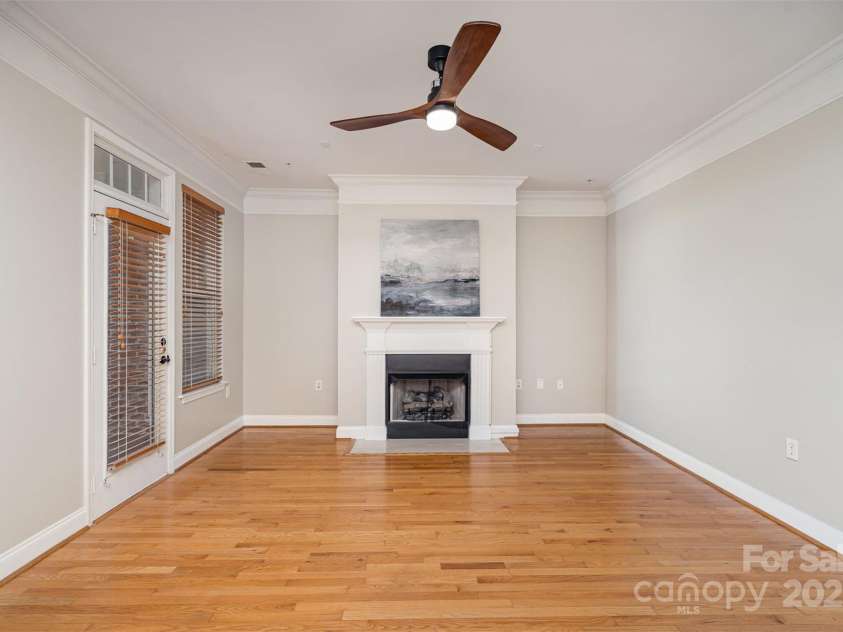 14247 Richmond Park Avenue, Charlotte, NC 28277.  MLS# CAR4280603, YatesRealty ID 25884. Living Room