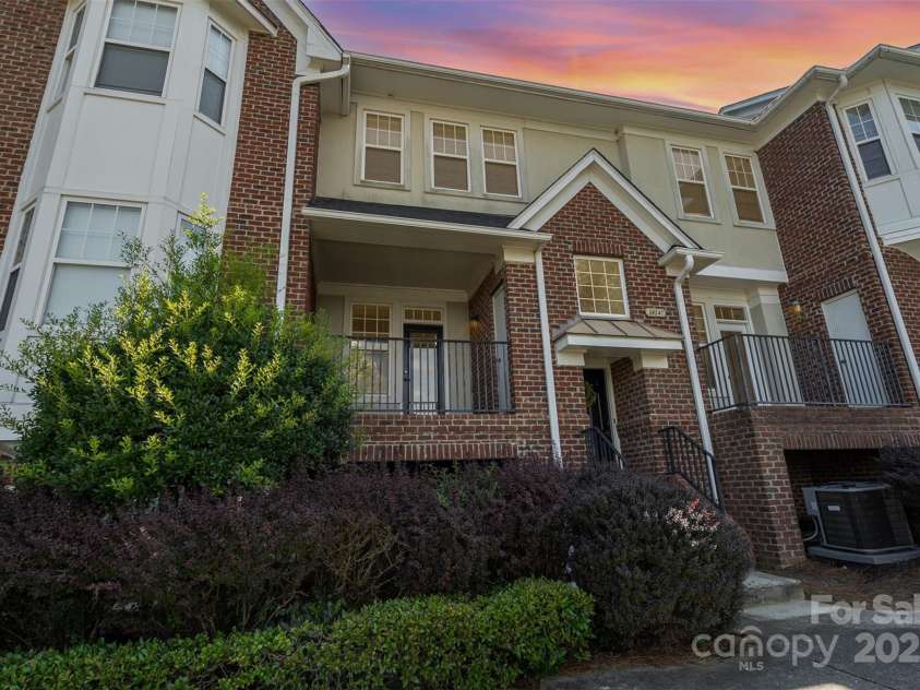 14247 Richmond Park Avenue, Charlotte, NC 28277.  MLS# CAR4280603, YatesRealty ID 25884. Relax & unwind 