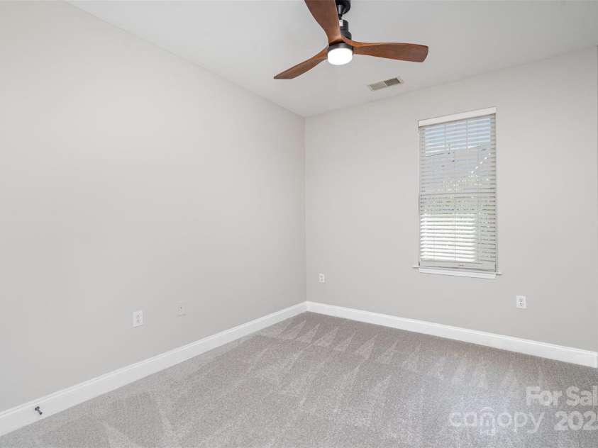 14247 Richmond Park Avenue, Charlotte, NC 28277.  MLS# CAR4280603, YatesRealty ID 25884. Upstairs Bedroom