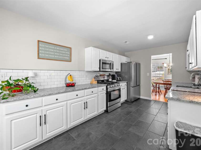 570 Saddlebrook Drive, Rock Hill, SC 29730.  MLS# CAR4384416, YatesRealty ID 25884. 