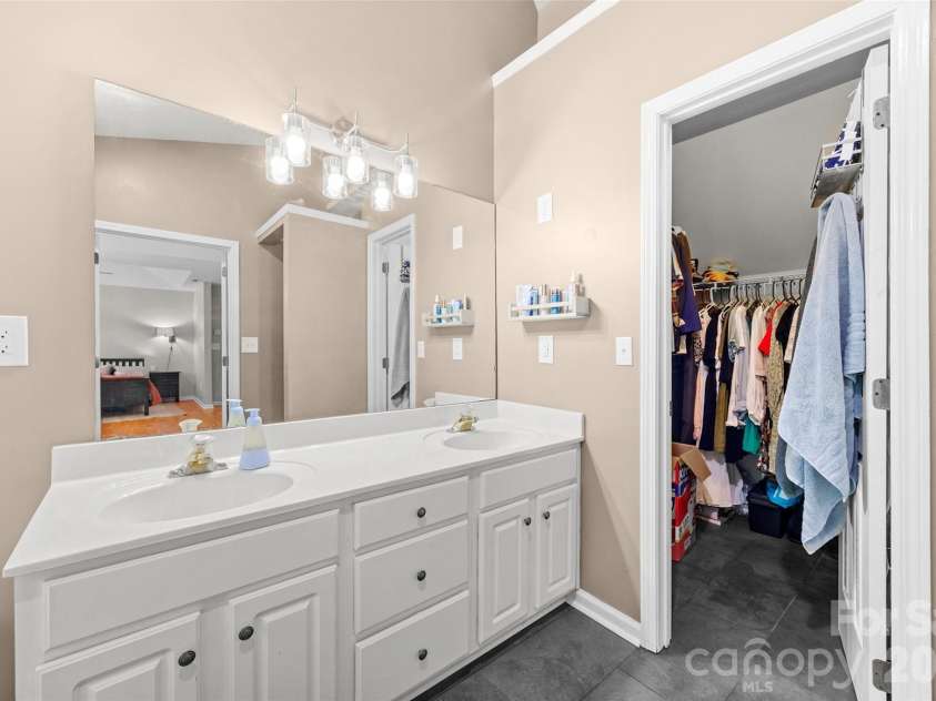 570 Saddlebrook Drive, Rock Hill, SC 29730.  MLS# CAR4384416, YatesRealty ID 25884. 