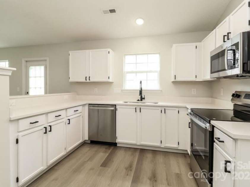 1628 Sandpiper Drive, Rock Hill, SC 29732.  MLS# CAR4275510, YatesRealty ID 25885. 