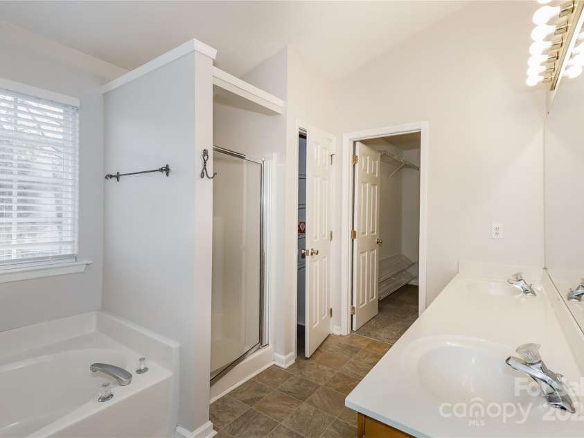 14311 Arbor Ridge Drive, Charlotte, NC 28273.  MLS# CAR4276238, YatesRealty ID 25889. 