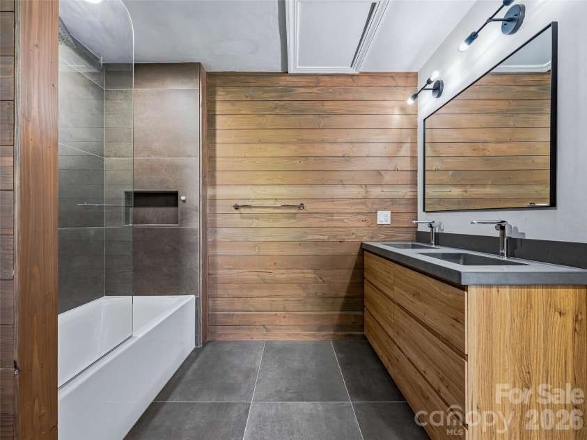 100 Big Spring Drive, Asheville, NC 28804.  MLS# CAR4375270, YatesRealty ID 25890. Primary suite 2 bathroom.