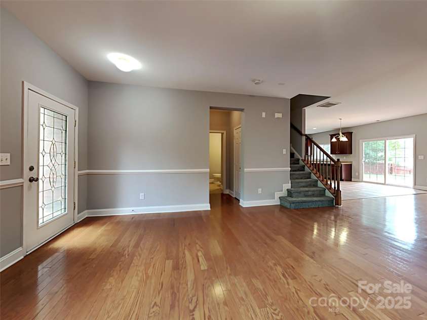 8924 Oransay Way, Charlotte, NC 28278.  MLS# CAR4277114, YatesRealty ID 25890. 